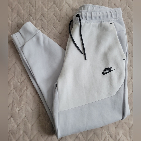 NIKE SMALL - Picture 2 of 10